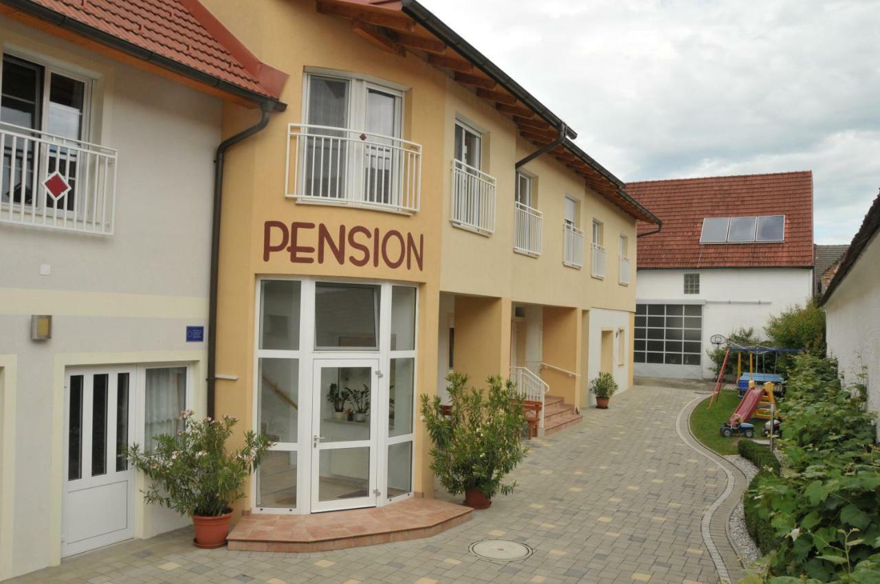 Pension Schloegl Lutzmannsburg Exterior photo